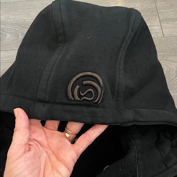 Lululemon black red Zip up hoodie jacket size small - Picture 6 of 15